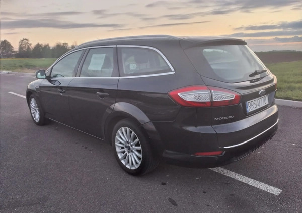 Ford Mondeo cena 32500 przebieg: 266153, rok produkcji 2013 z Ropczyce małe 79